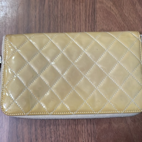 Chanel Long Zippy Wallet - Picture 4 of 12
